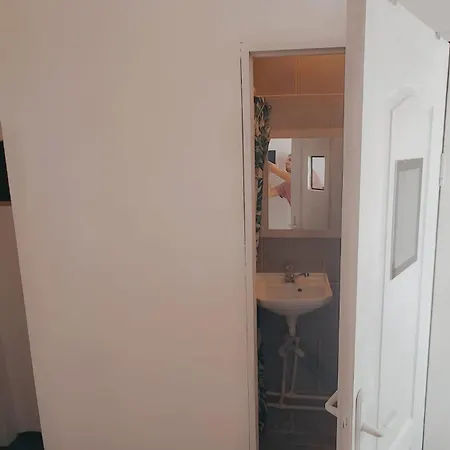 Mini 3 Aproape De Centru Διαμέρισμα
